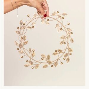 Canvas n Decor (Jilly Box) Golden Berry Metal Wreath
